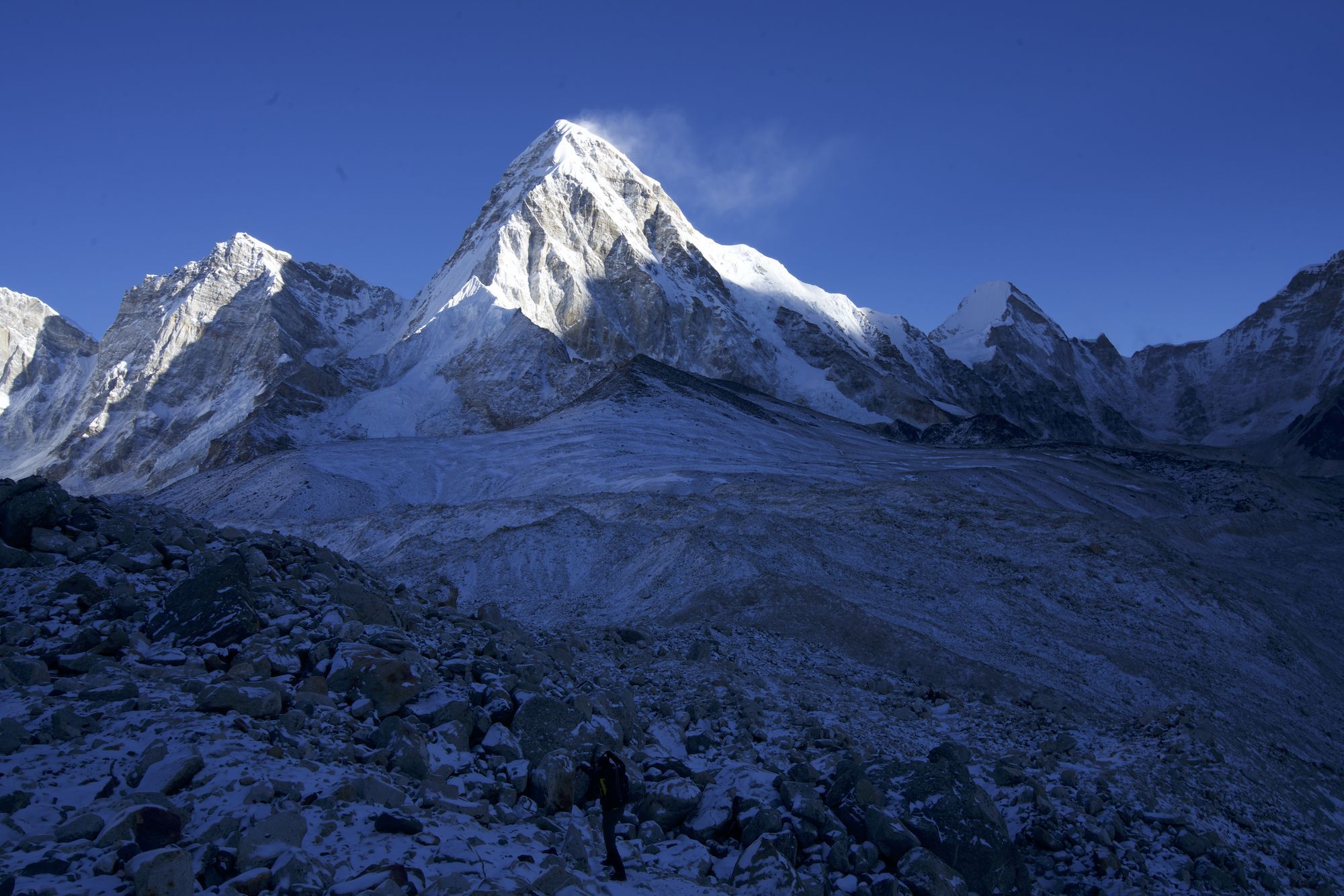 Shënohet rekordi i dyfishtë në malin Everest