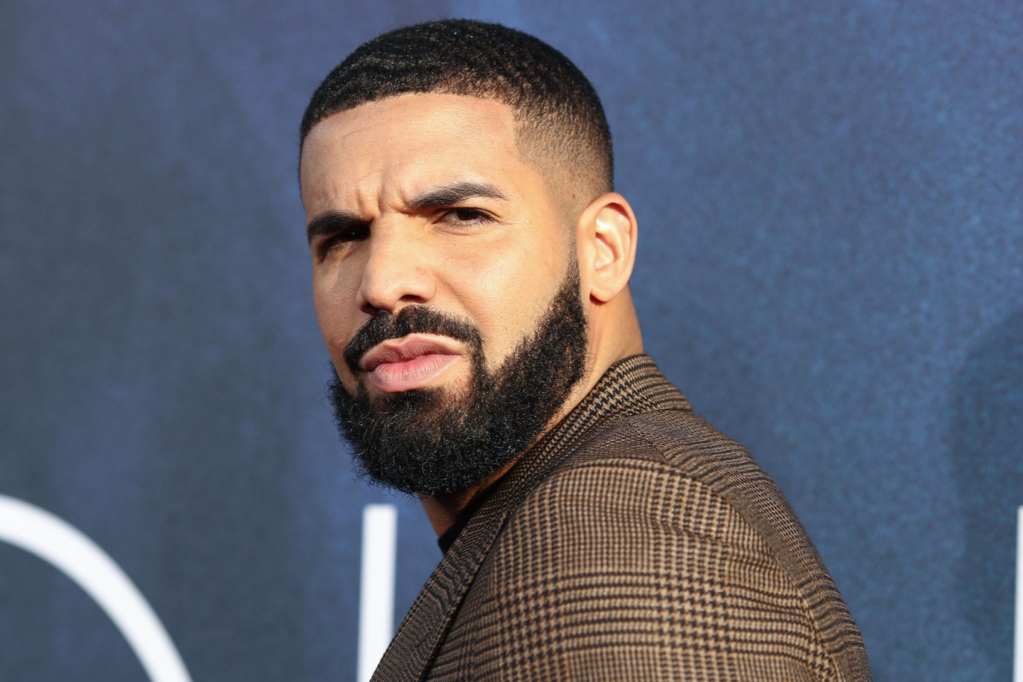 Kënga e Drake fshihet nga Instagrami pas reagimit të përfaqësuesve ligjor të Tupacut