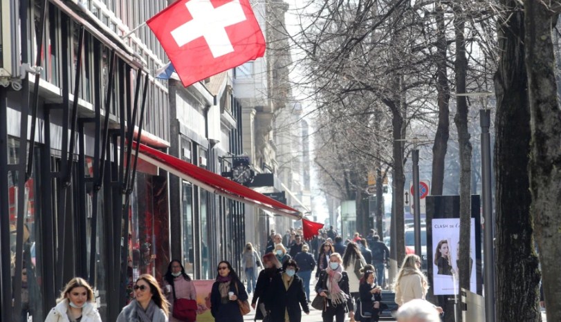 Të dhënat e reja të qeverisë zbulojnë se sa shtetas të huaj bëhen zviceranë dhe cilët janë ata
