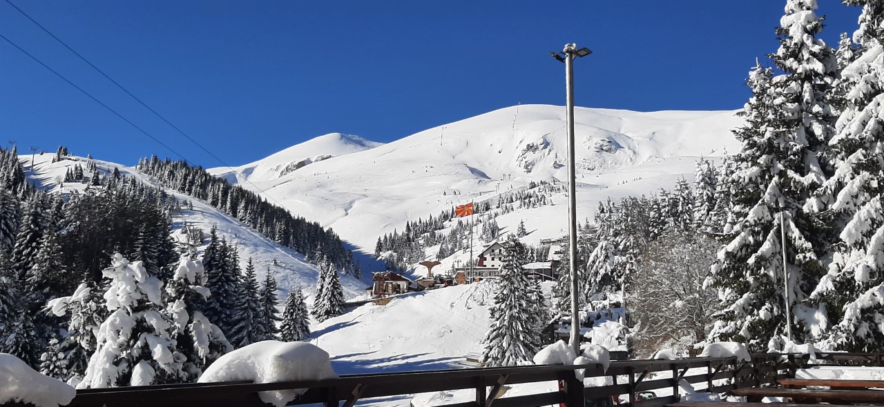 Kodra e Diellit  bizneset kërkojnë infrastrukturë rrugore në prag të sezonit të ri