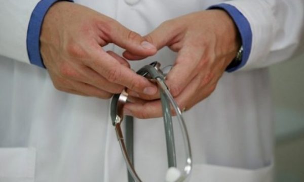 Për pesë vjet nga vendi janë larguar 300 mjekë shqiptar