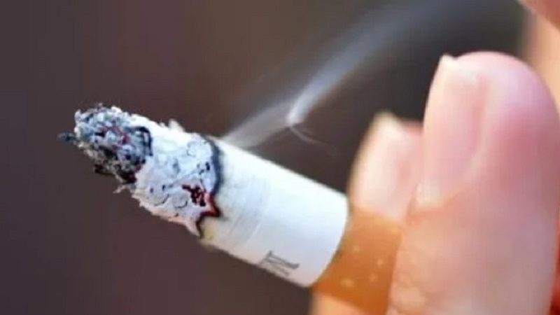 Përplasje për ligjin e duhanit   Shëndetësia pro  gastronomët kundër