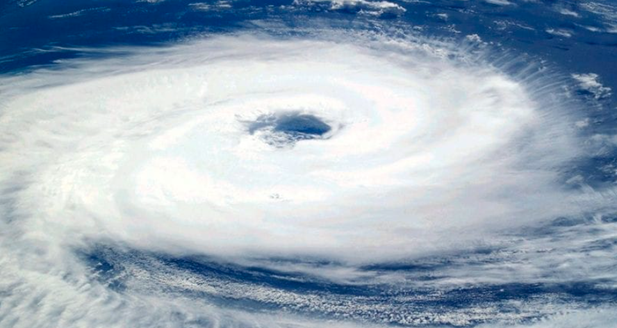 Filipinet përgatiten për tajfuni Fung wong me rreshje masive shiu dhe dallgë 5 metra