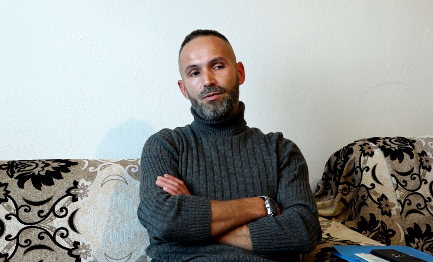 Problemi me shtetësinë, Azizi: Pengesa e vetme është se jam shqiptarë ...