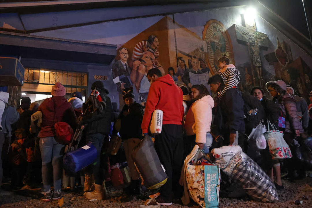 Rënie në numrin e emigrantëve që kalojnë kufirin në mes të SHBA dhe Meksikës