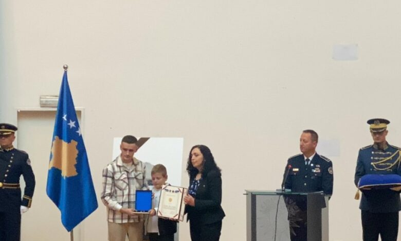 Afrim Bunjaku shpallet Hero i Kosovës Alsat