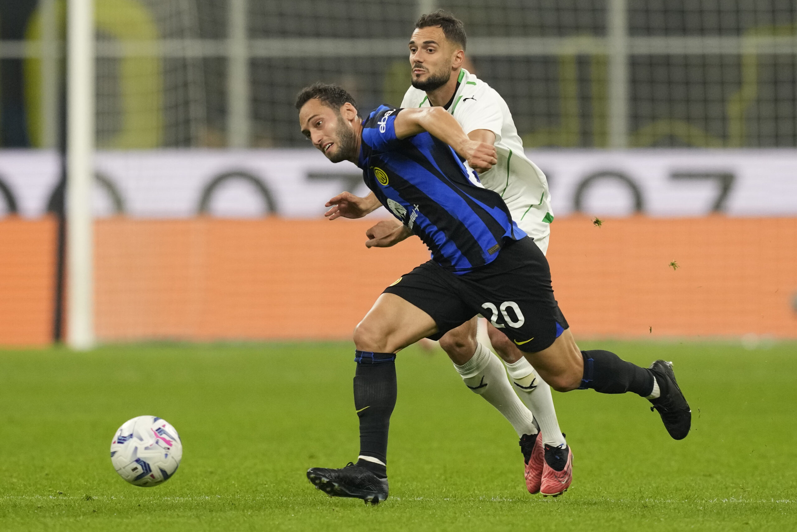 Zv presidenti i Gallatasaraji ndodhet në Milano për  Hakan Çalhanogllu n