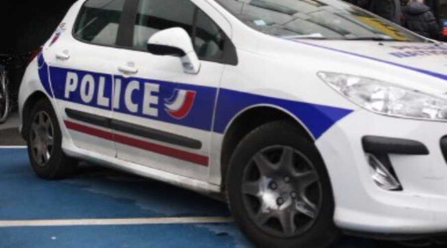 Tmerr në Francë teksa sulmues të maskuar ndalojnë furgonin e burgut, vrasin tre roje për të liruar krye-trafikantin