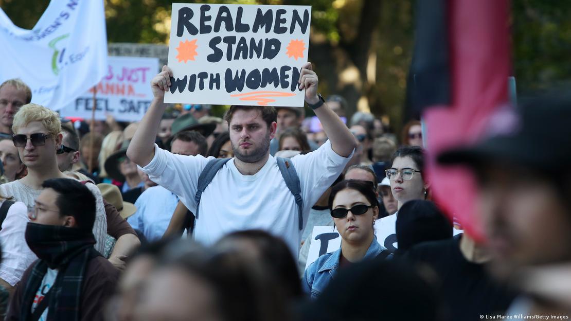 Pas sulmit me thikë në Sidnej, australianët protestojnë kundër dhunës gjinore