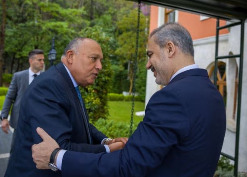 Turqia dhe Egjipti diskutojnë për rritjen e ndihmës për Gazën