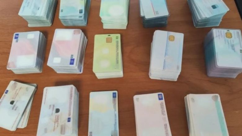 U kapën me 599 dokumente të falsifikuara, arrestohen në Greqi dy shtetas të RMV-së