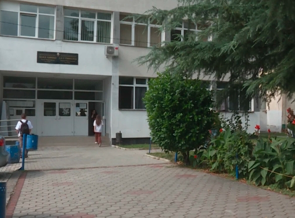 Revizioni, parregullsi në gjimnazin e Tetovës