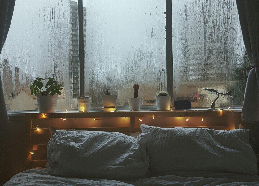 pse-eshte-me-e-veshtire-per-ne-te-ngrihemi-nga-shtrati-kur-bie-shi