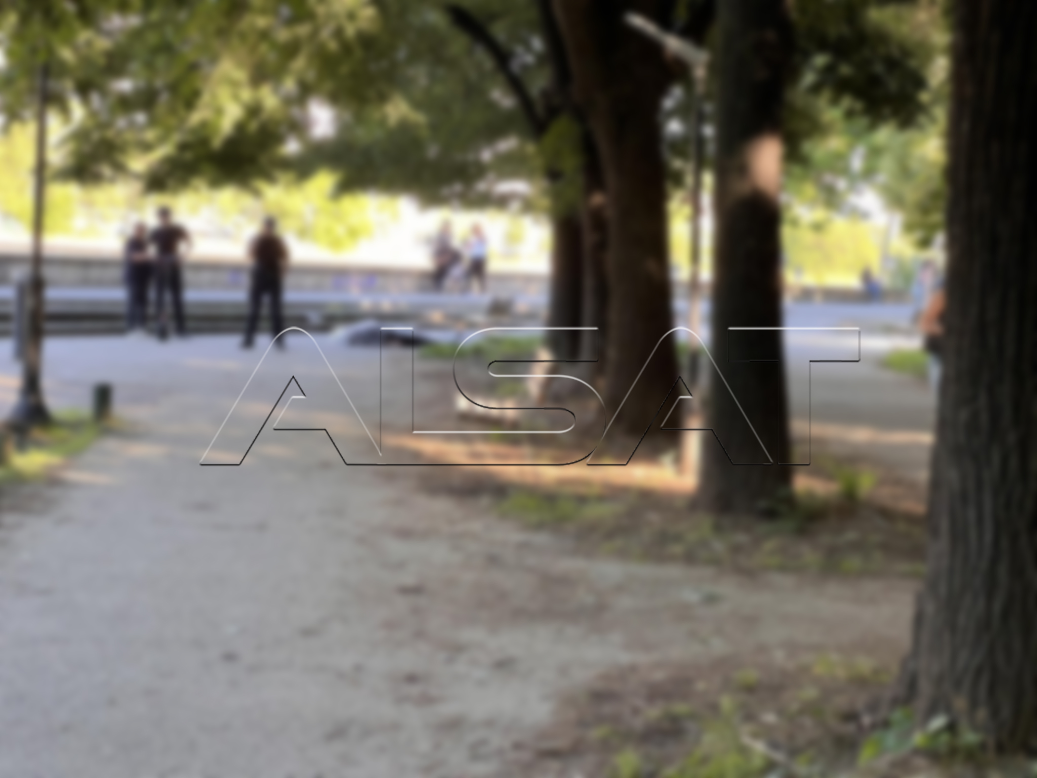 Gjendet një person i vdekur tek parku “Frankofonia” – Qëndron mbi një orë aty, i mbuluar vetëm me një qese plastike!