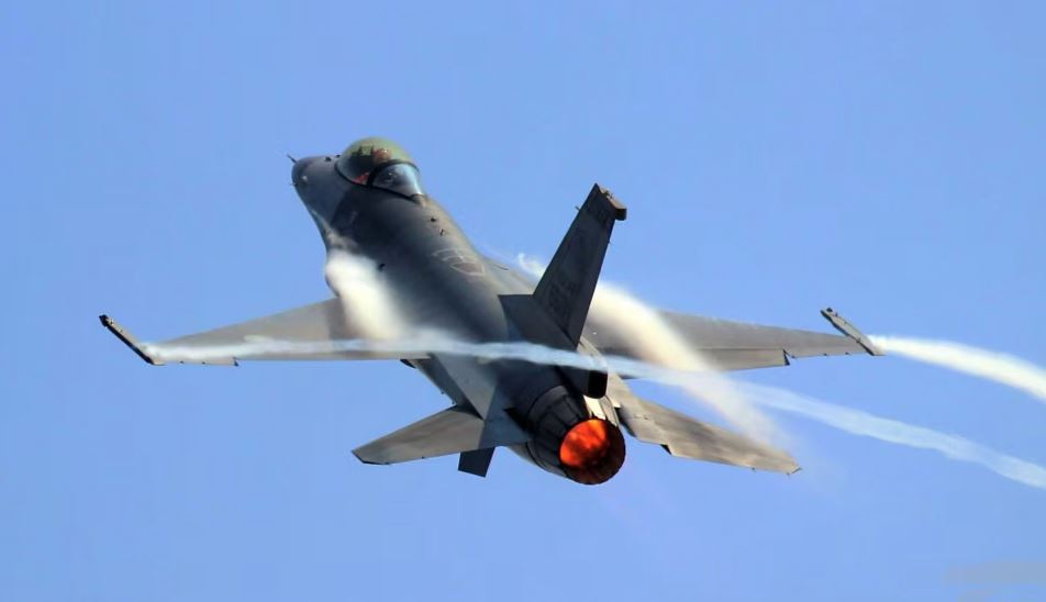 Tensionet me Kinën, Tajvani detekton avionë luftarakë kinez
