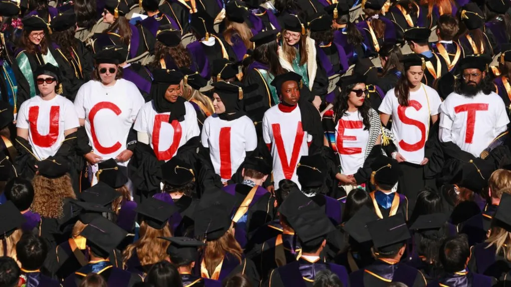 Studentët amerikan gjatë ceremonisë së diplomimit protestuan kundër luftës në Gaza