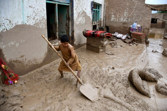 Përmbytje në Afganistan, qindra të vdekur