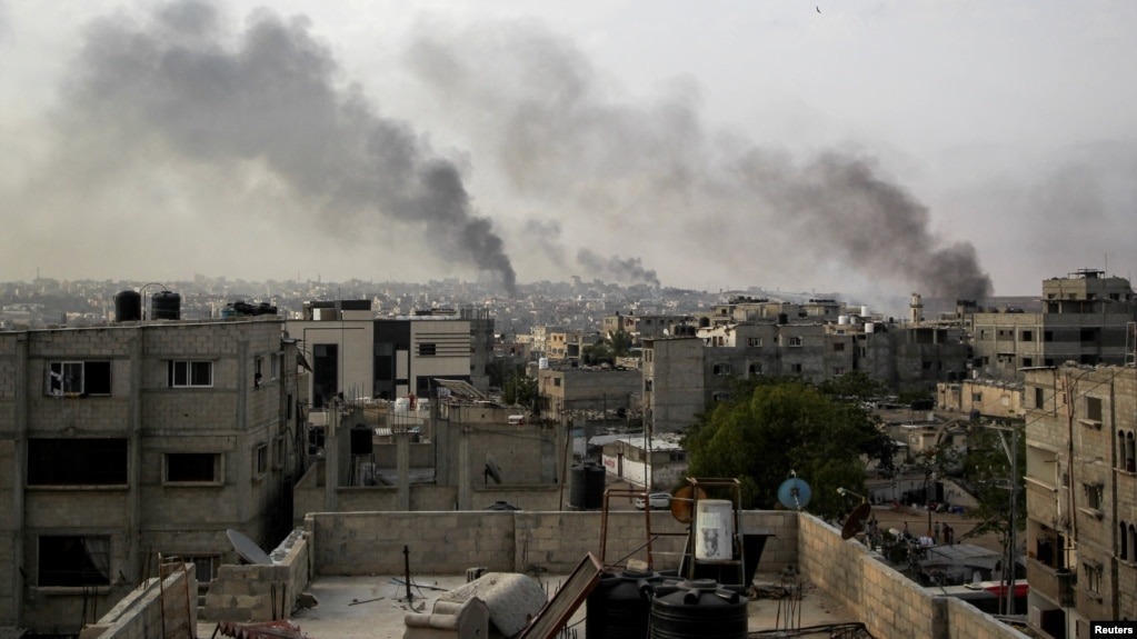 Izraeli sulmon kampet në qendër të Gazës