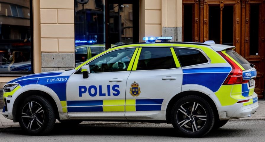 Të shtëna me armë pranë ambasadës së Izraelit në Suedi, disa të arrestuar