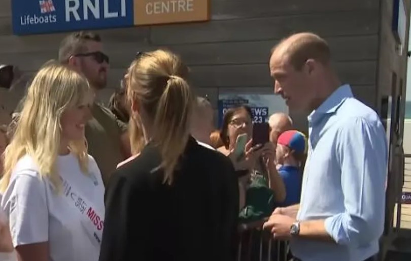 VIDEO/ Gruaja britanike i kërkoi ta puthte, reagimi epik i Princit William