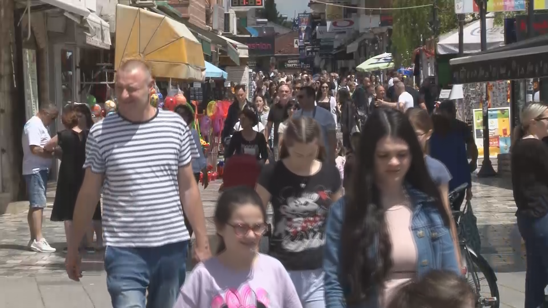 Ohri ‘vlon’ nga turistët