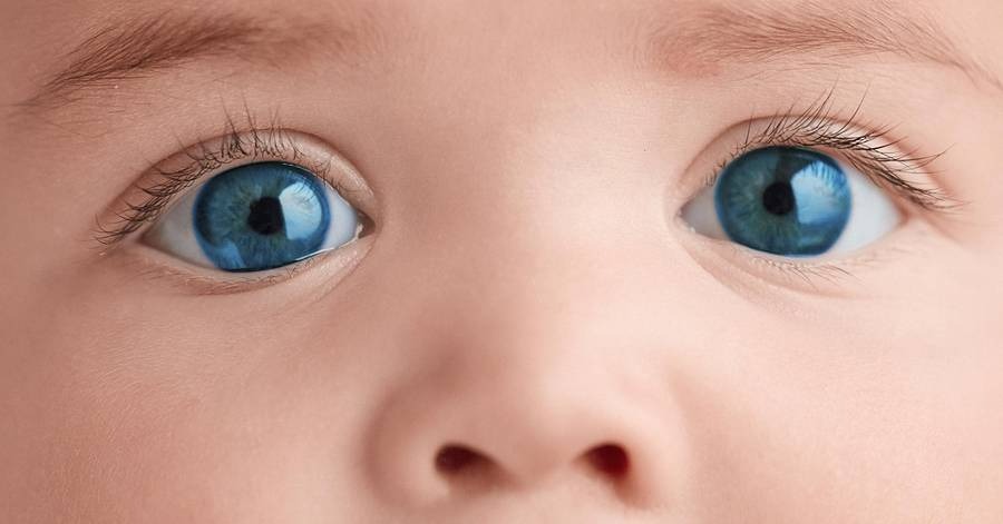 Pse sytë e foshnjave ndryshojnë ngjyrën dhe kur ndodh?