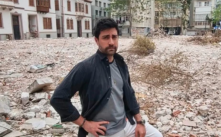 Bleu shkollën e tij dhe e shembi për t’u hakmarrë ndaj mësuesve, ‘kryqëzohet’ aktori i njohur turk