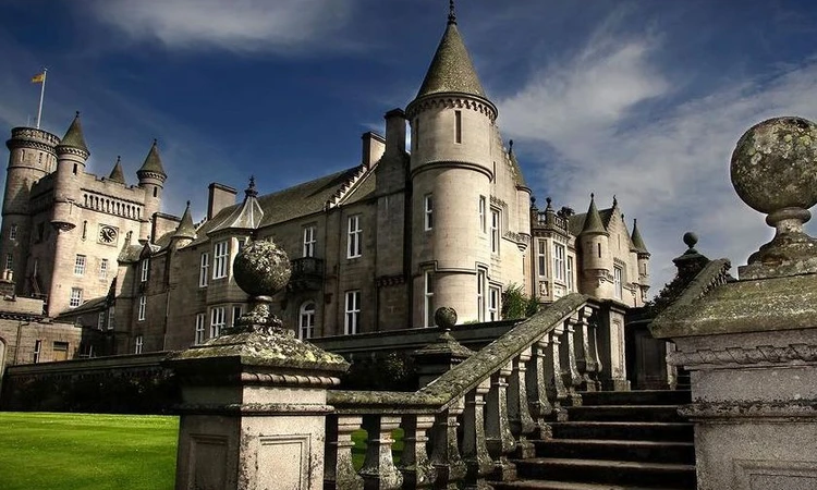 Pse kështjella Balmoral është kaq e rëndësishme për familjen mbretërore britanike