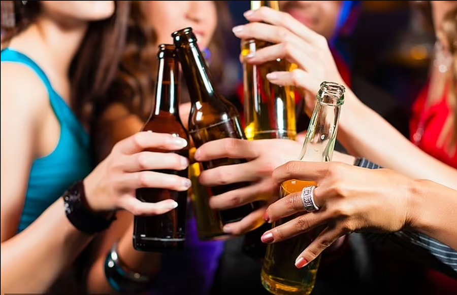 Doktori ndan këshilla të rëndësishme për ata që heqin dorë nga alkooli