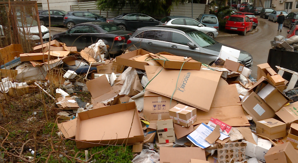 Punëtorët edhe sot ishin në terren për të pastruar mbeturinat në kryeqytet