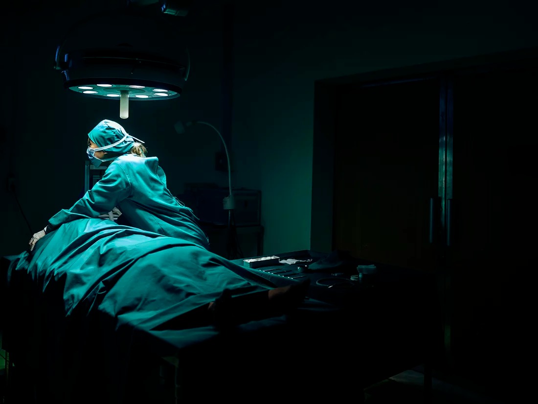 Terapia muzikore gjatë operacionit zvogëlon përdorimin e anestezisë