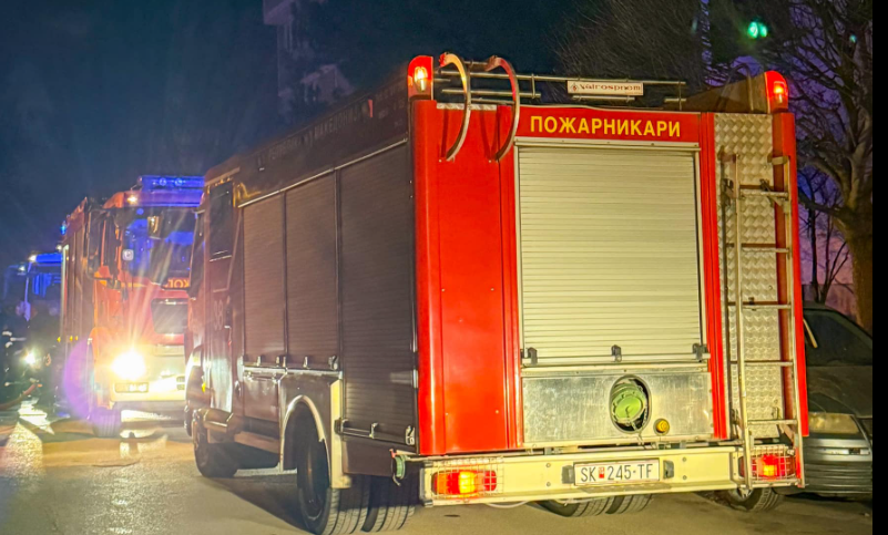 Zjarr në një ndërtesë në rrugën  Koço Racin  në Shkup  ndihmë mjekësore morën shtatë persona për shkak të asfiksimit nga tymi
