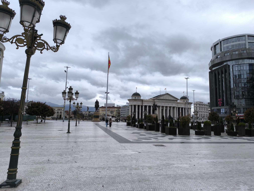 Moti me vranësira  temperatura deri në 12 gradë