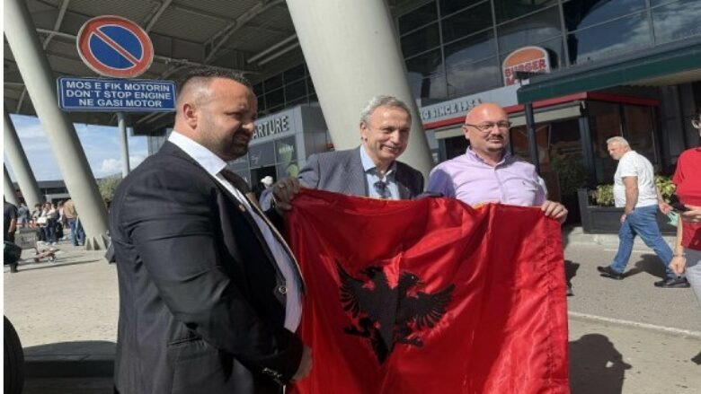 Në përvjetorin e lindjes së Skënderbeut  stërnipi i tij mbërrin në Kosovë