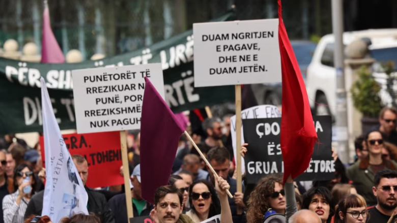Punëtorët në Kosovë protestojnë për të drejtat e tyre  kërkojnë rritjen e pagave
