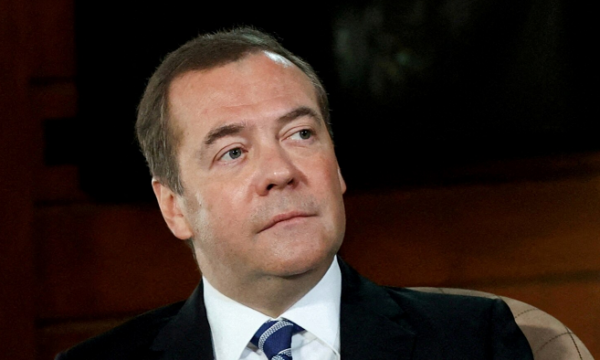 Firmosja e marrëveshjes për mineralet  reagon Medvedev  Ukraina po  zhduket  dhe vlerësimet për Trump po bien