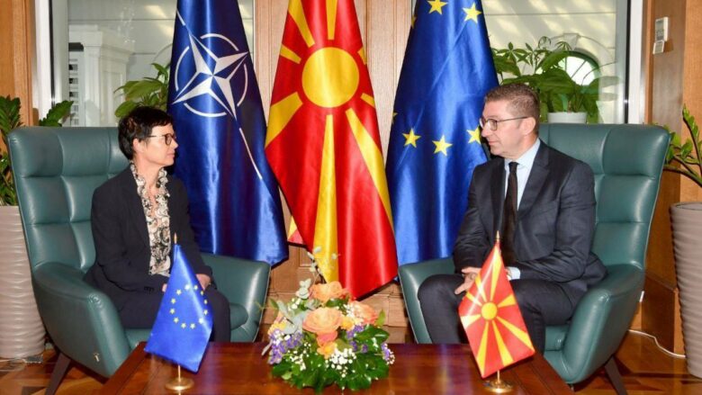 Mickoski Kos  Konfirmohet mbështetja e Komisionit Evropian për progresin e Rajonit në rrugën evropiane