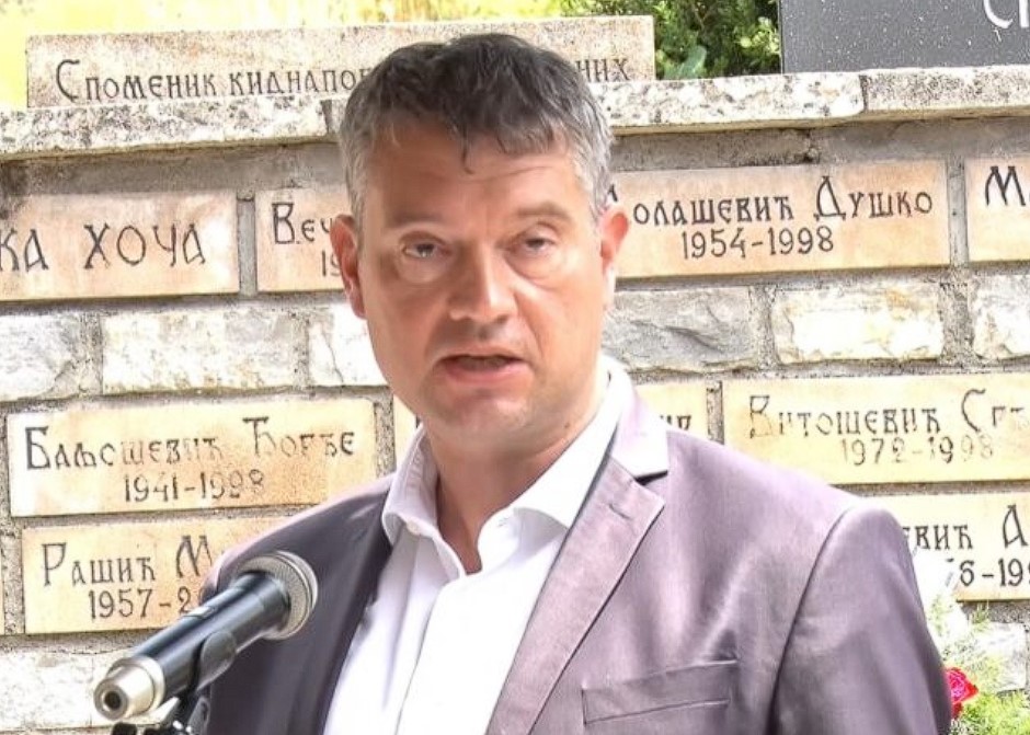 Mbajti fjalim kundër UÇK së në Rahovec  arrestohet përfaqësuesi i të ashtuquajturës   Zyrë për Kosovën     Pritet dëbimi i tij nga Kosova