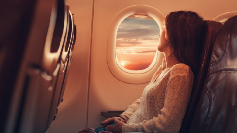 Pse pasagjerëve u kërkohet të ngrenë roletat e dritareve gjatë fluturimit   arsyeja do t ju shokojë