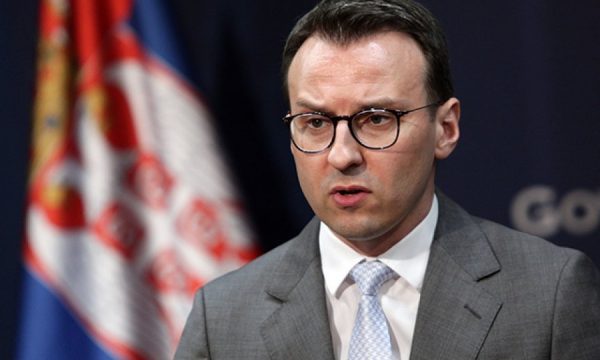 Petkoviq akuza Kurtit për arrestimin e Popoviq  bashkëpunëtorin e tij e quan të guximshëm