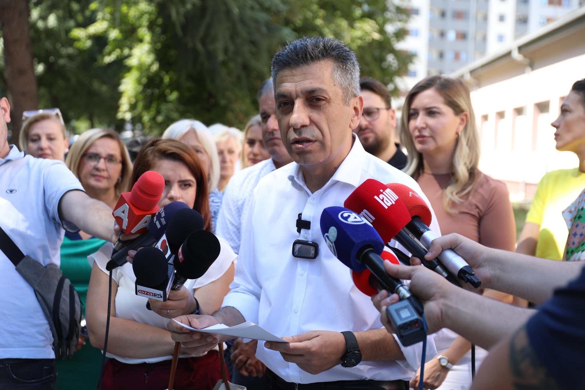 mexhiti-arsimi-ne-cair-eshte-prioritet-perfundon-fushata-e-pastrimit-dhe-pergatitjes-se-shkollave