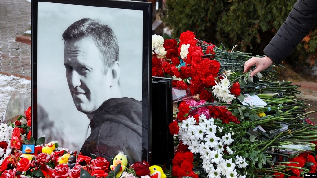 Navalny vdiq nga helmimi  thotë bashkëshortja e tij