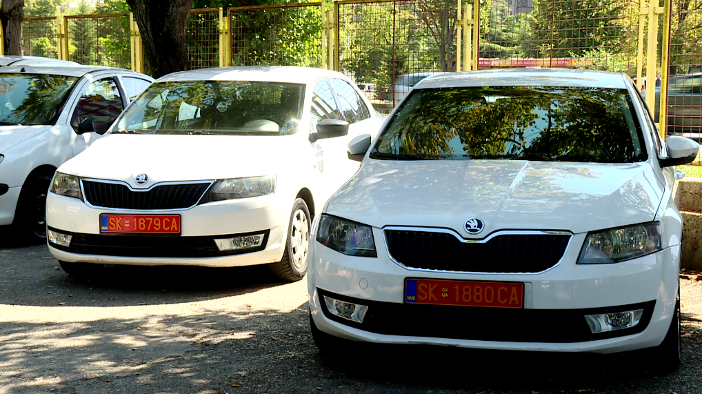 dy-raste-per-keqperdorim-te-veturave-zyrtare-gjate-fushates-zgjedhore