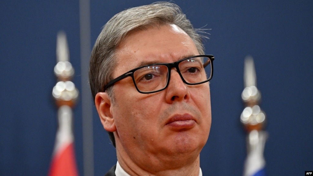 Bosnja  Turizmi i luftës   kthen dyshimet te Vuçiq