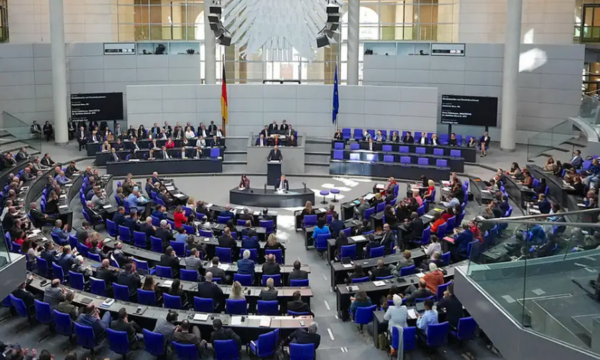 Buxheti gjerman   Më shumë para  por edhe borxhe më të mëdha