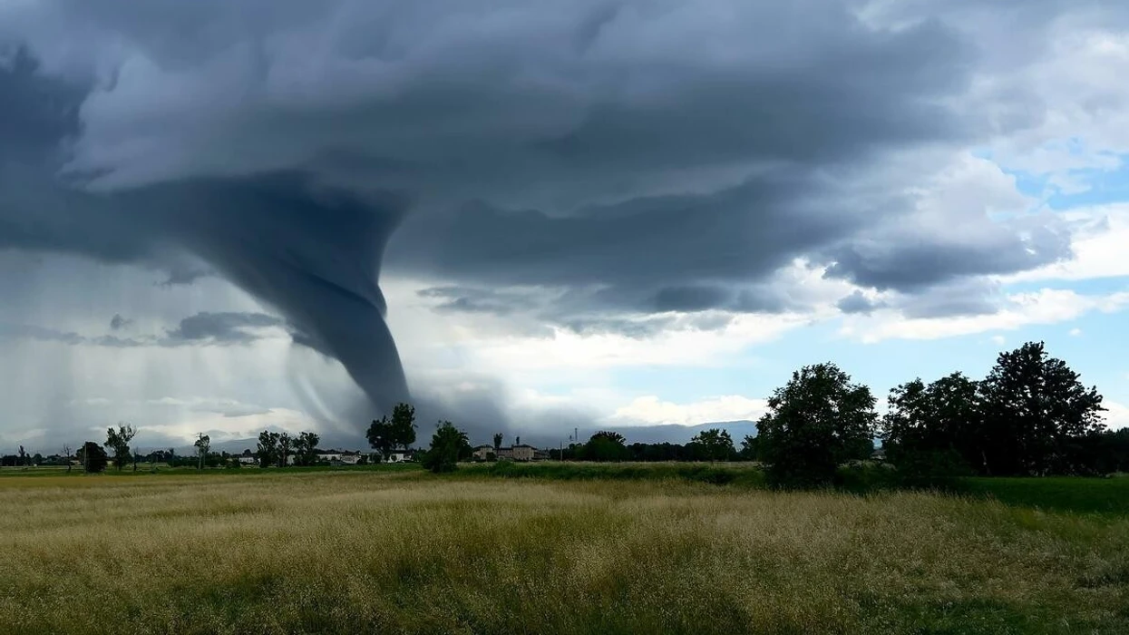 Brazil  tornado me 250 km h godet vendin   shkatërrime masive
