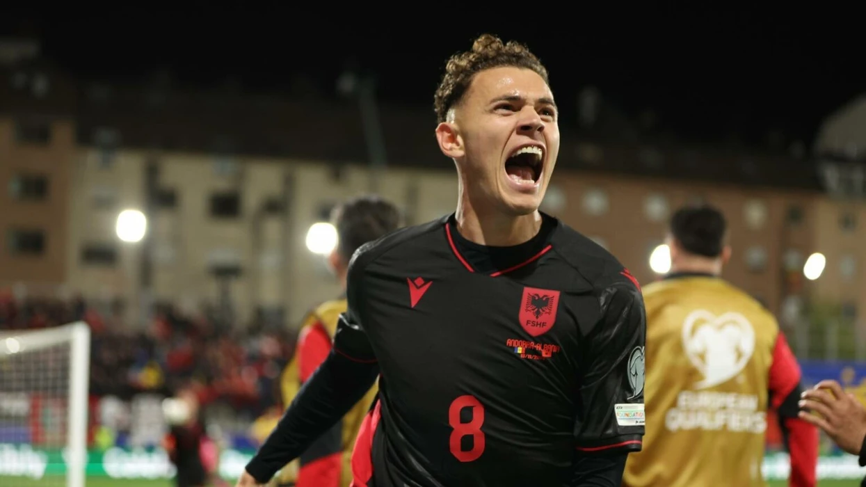 Shqipëria triumfon ndaj Andorës dhe kualifikohet në play offin e Botërorit 2026