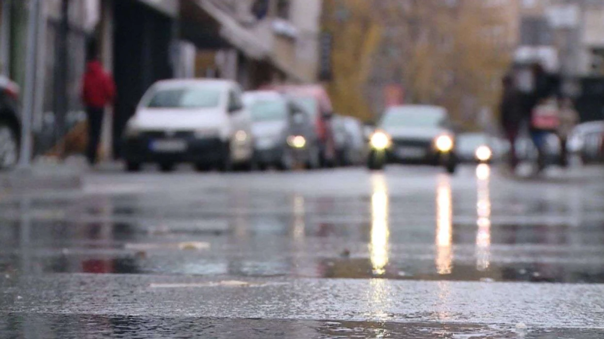 Komunikacioni zhvillohet nëpër rrugë të lagështa  nuk ka vonesa në pikat kufitare