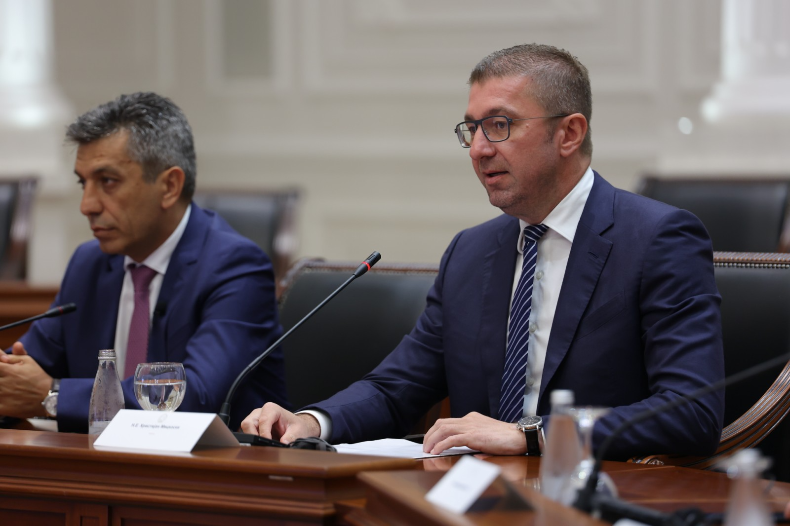 Rikonstruimi eventual i Qeverisë  nesër krerët e VLEN it takohen me Mickoskin