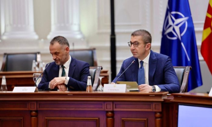 Mickoski uron Ditën e Alfabetit të Gjuhës Shqipe  Kultura shqiptare është pjesë thelbësore e Maqedonisë